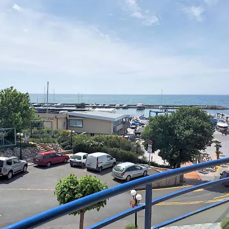 Apartment With Sea View In Vega Village Eh *