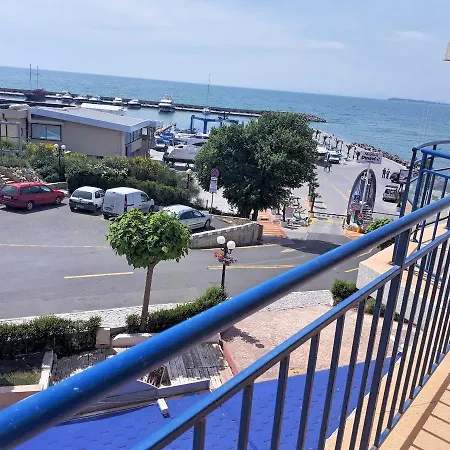 With Sea View In Vega Village Eh Apartment
